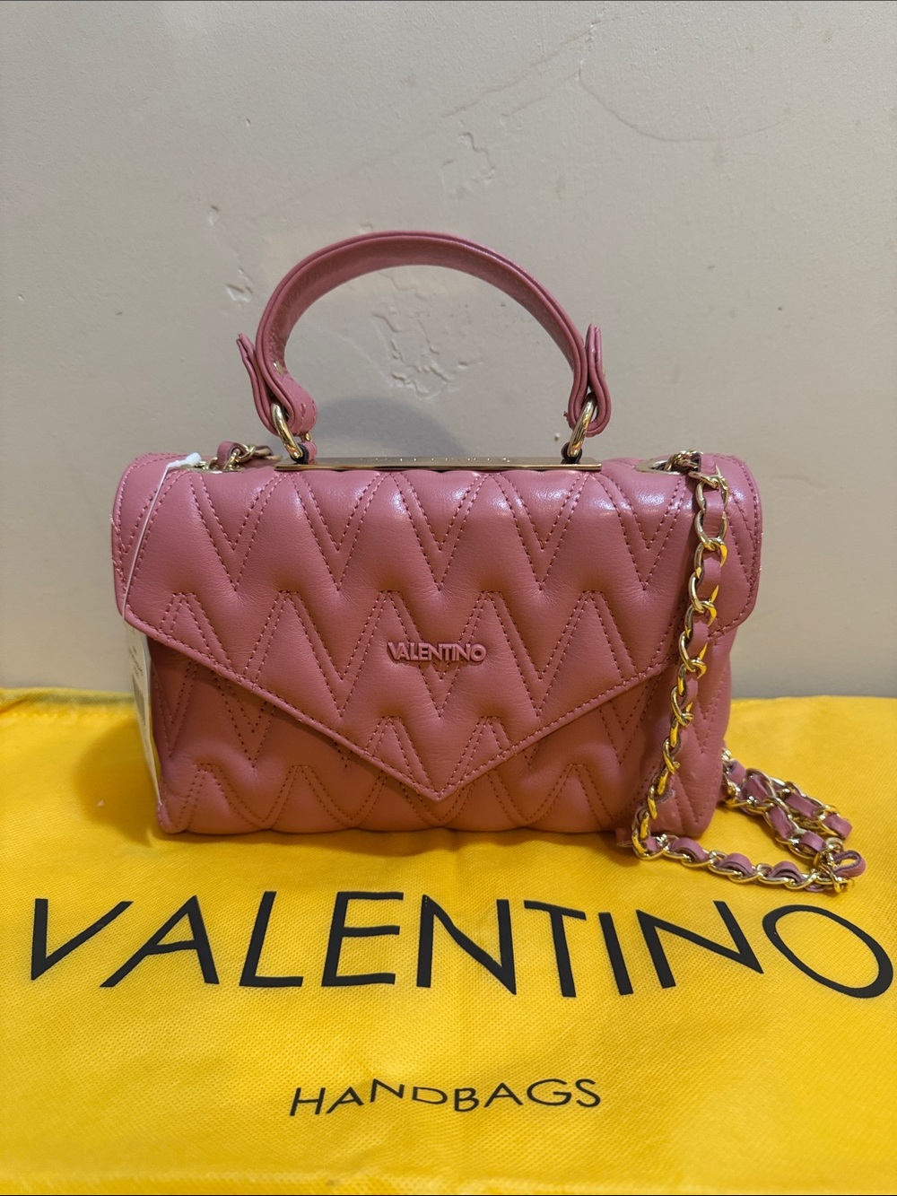 NEW✨NEW✨ Valentino Lynn Diamond Plate Bag by Mario Valentino
